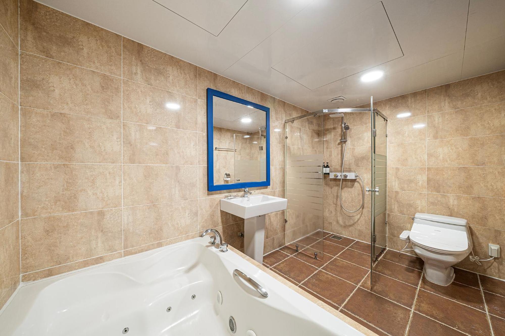 Noblesse Hotel Чеджудо Экстерьер фото