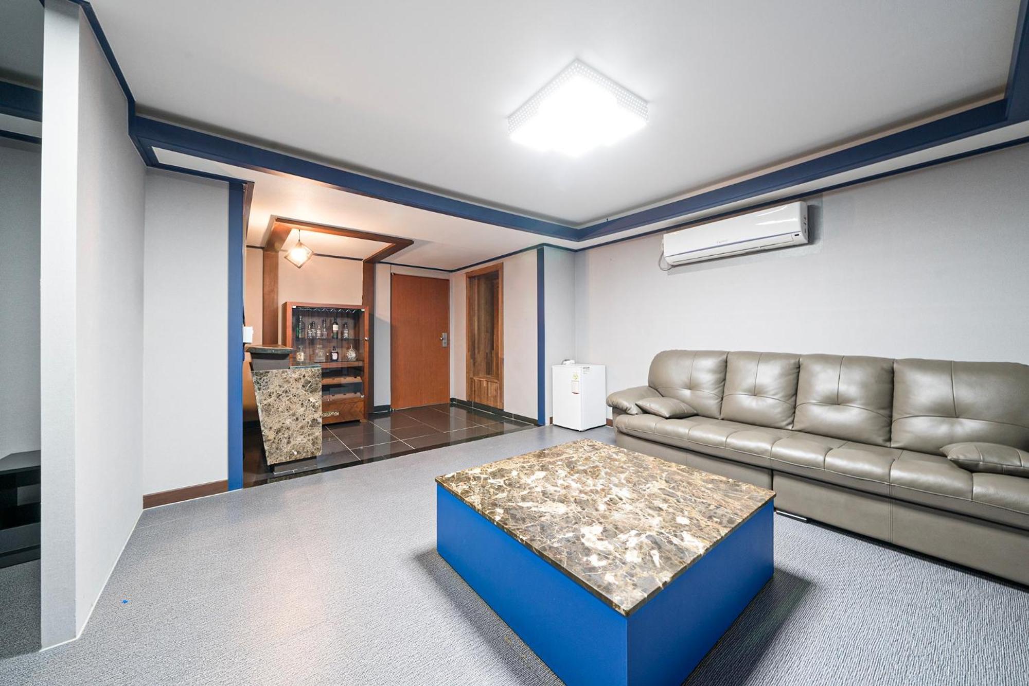 Noblesse Hotel Чеджудо Экстерьер фото