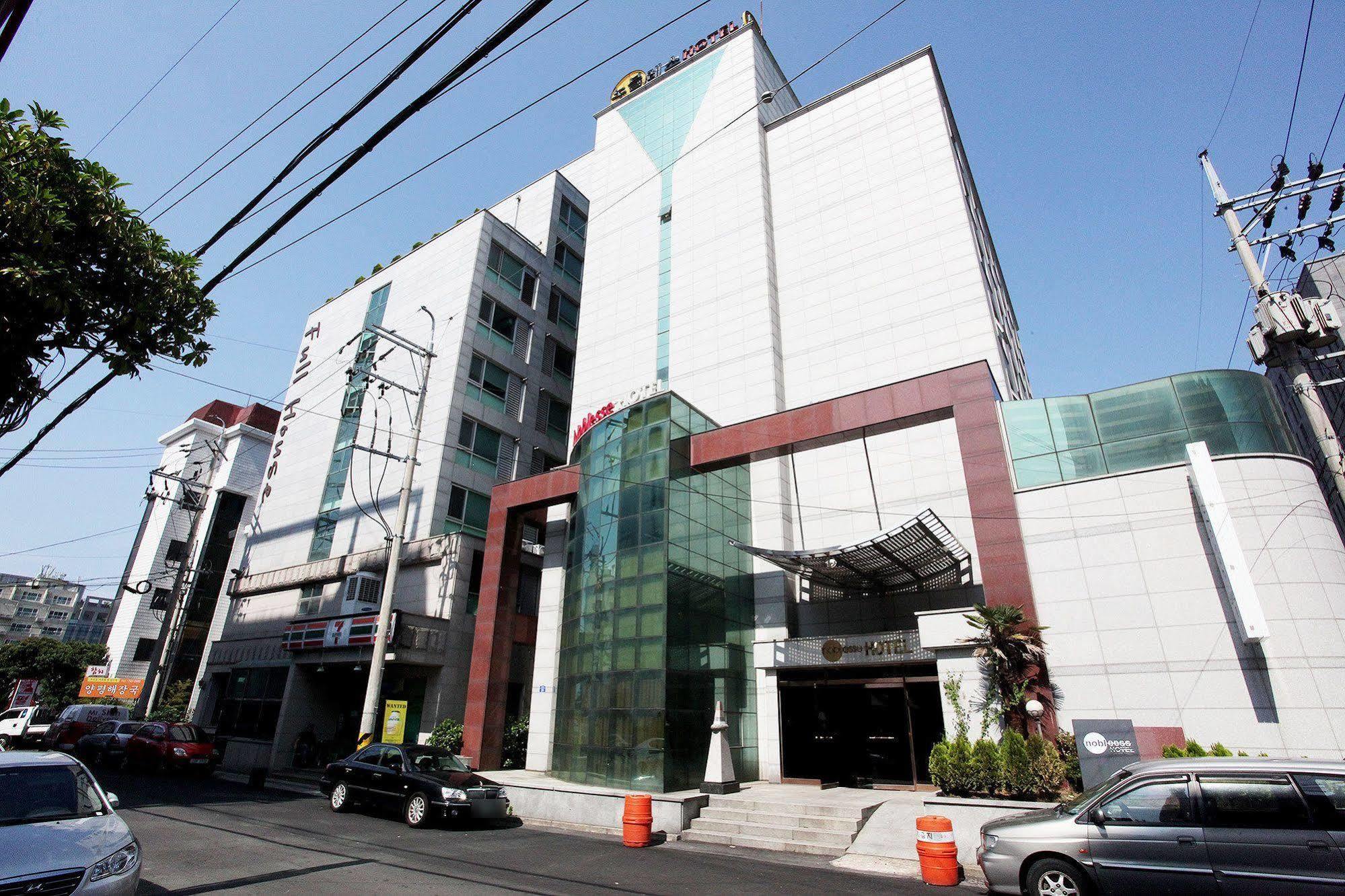 Noblesse Hotel Чеджудо Экстерьер фото