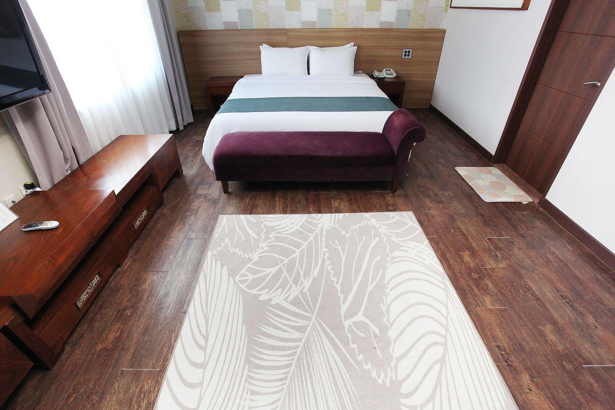 Noblesse Hotel Чеджудо Экстерьер фото