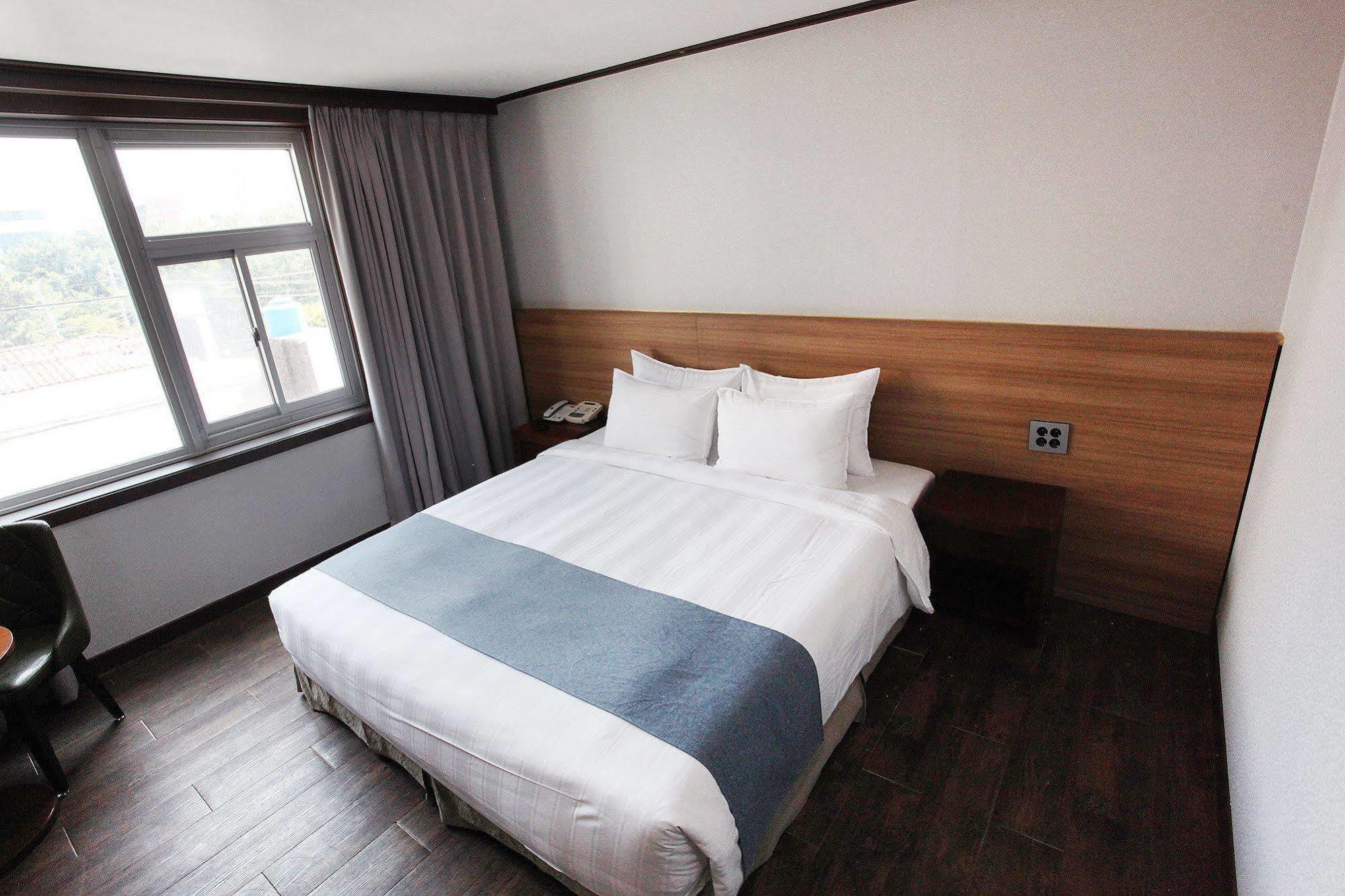 Noblesse Hotel Чеджудо Экстерьер фото